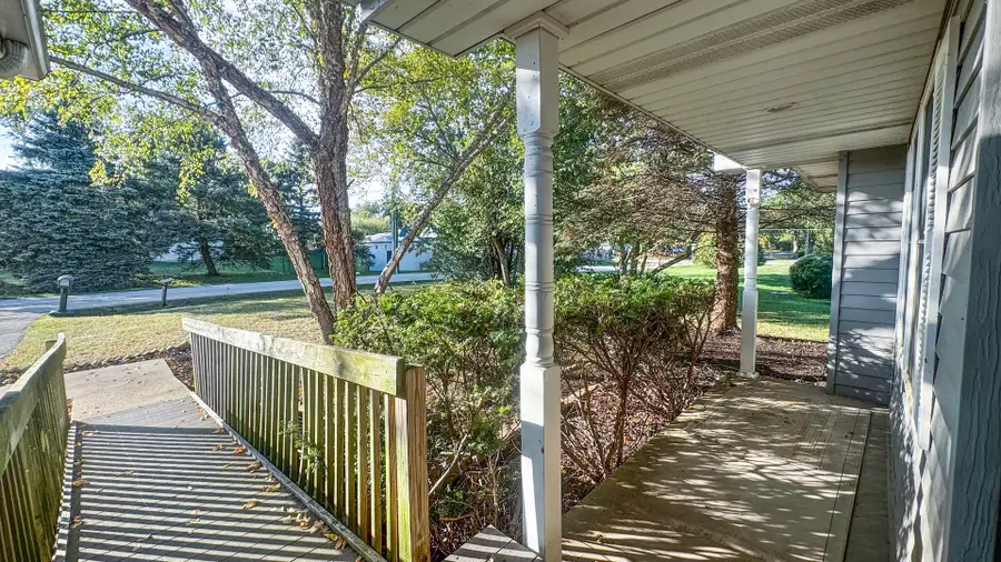 36955 N Garrick Avenue, Waukegan, IL 60087 - Image #2