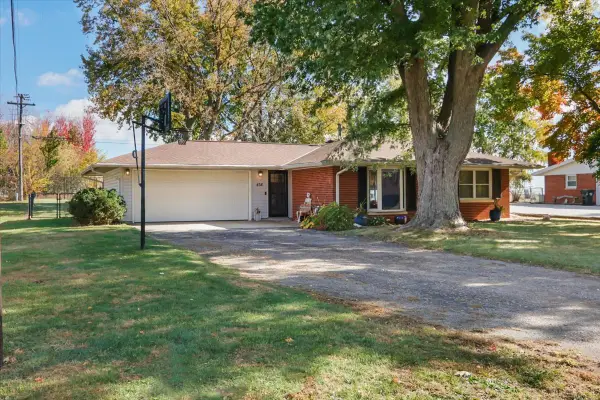 438 Standish Drive, Bloomington, IL 61704