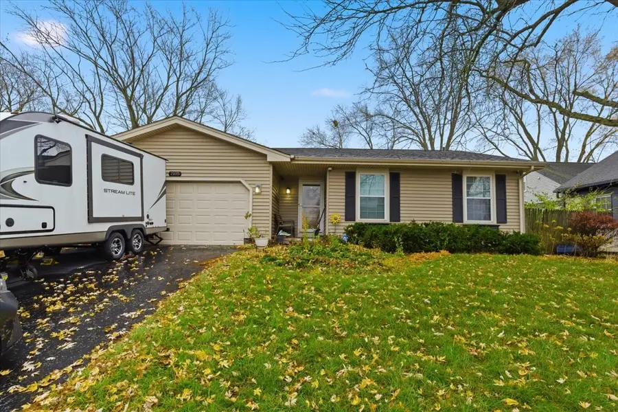 2105 Sprucewood Lane, Lindenhurst, IL 60046 - Image #3