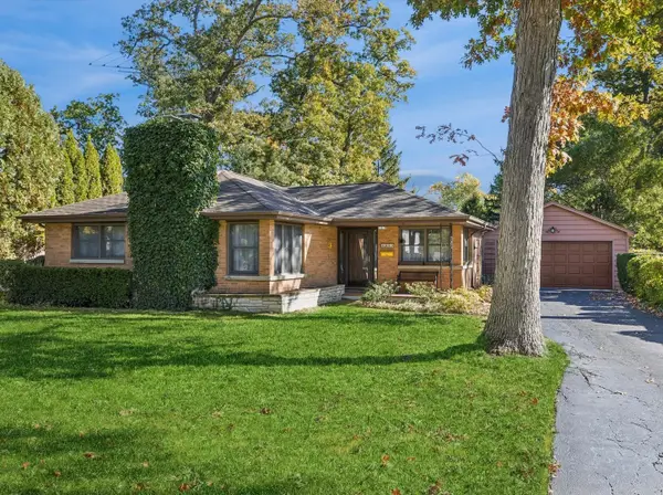 1473 Edgewood Road, Lake Forest, IL 60045