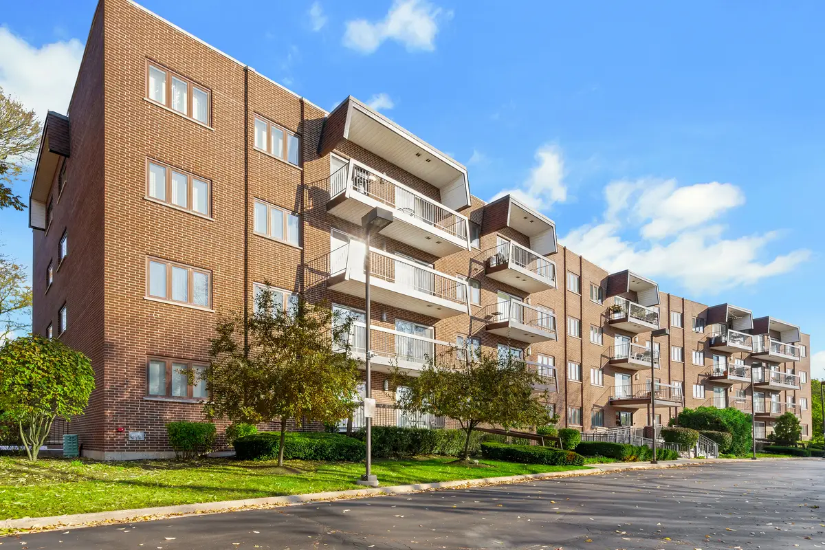 400 E Dundee Road #408, Buffalo Grove, IL 60089 - Image #1
