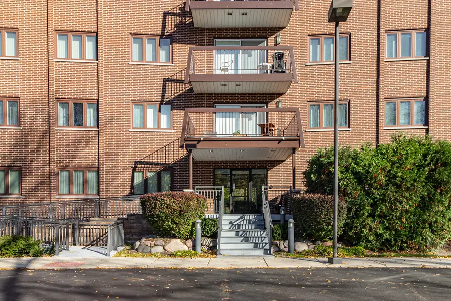 400 E Dundee Road #207C, Buffalo Grove, IL 60089 - Image #2