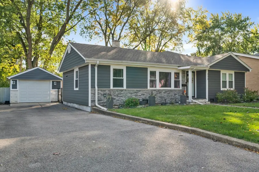 223 W Glade Road, Palatine, IL 60067 - Image #2