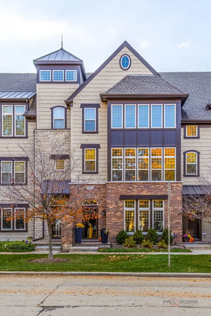 616 Parkside Court, Libertyville, IL 60048 - Image #2