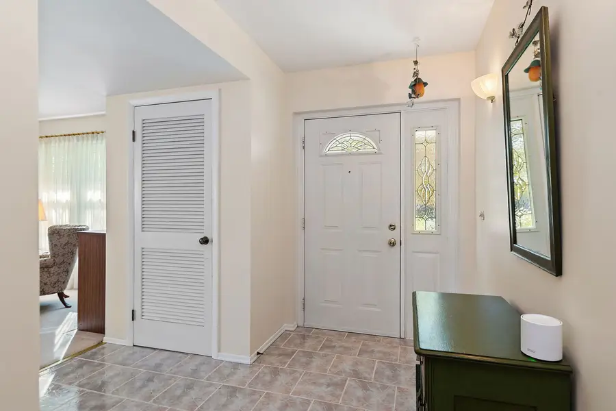 1410 Nottingham Lane, Hoffman Estates, IL 60169 - Image #3