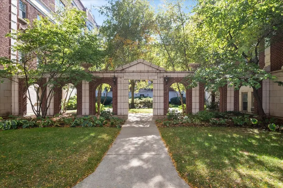 496 Sheridan Road #1, Evanston, IL 60202 - #2