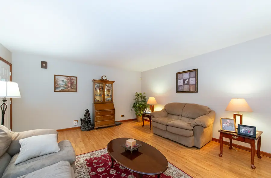 17 N Weston Avenue, Elgin, IL 60123 - #2