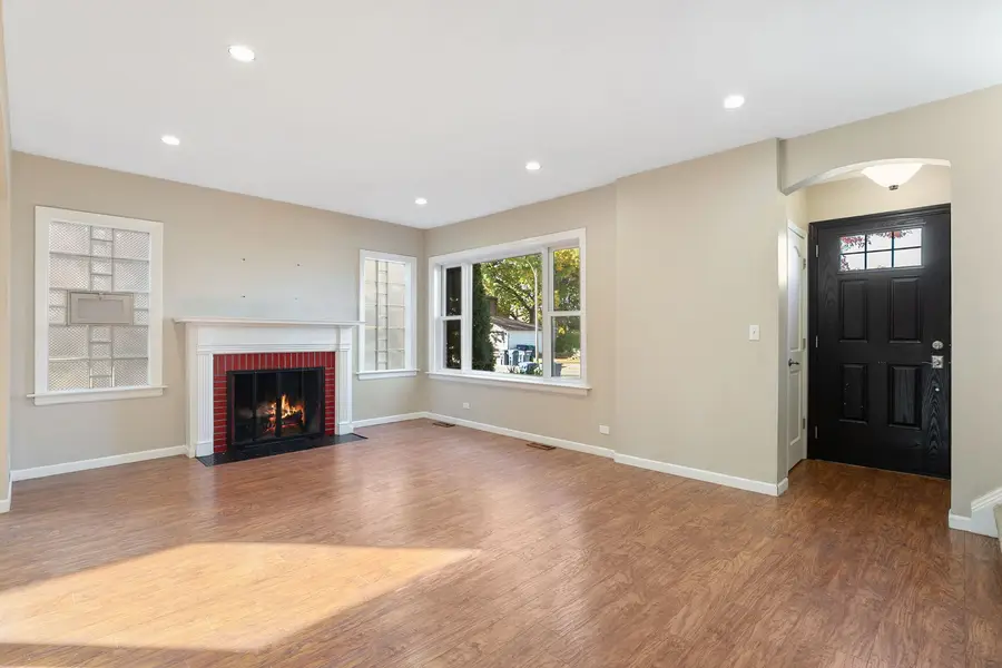 9535 S Fairfield Avenue, Evergreen Park, IL 60805 - Image #3