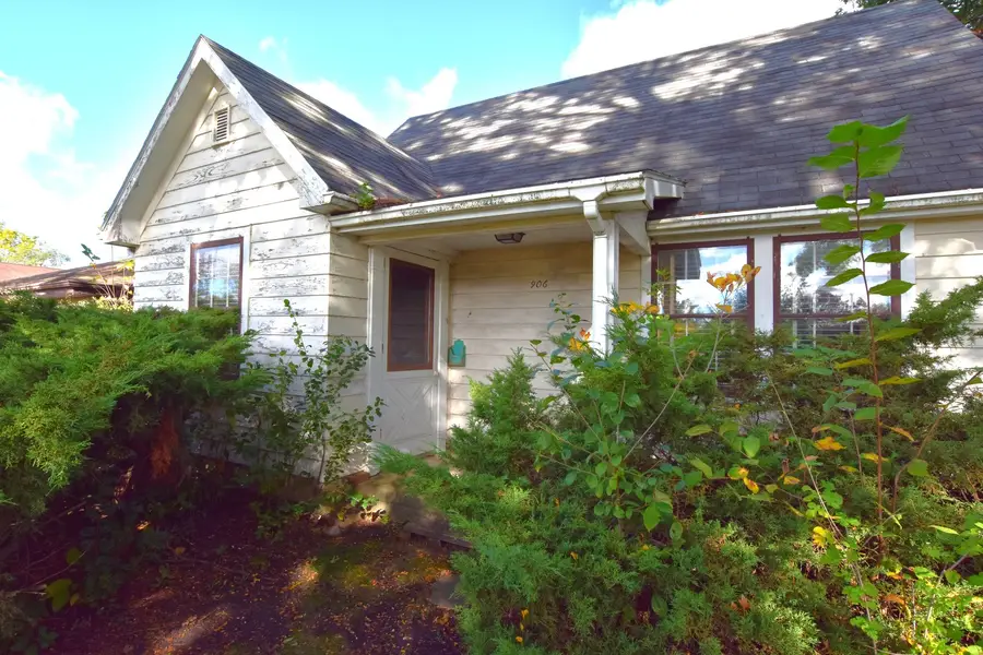 906 E Babcock Avenue, Addison, IL 60101 - Image #2