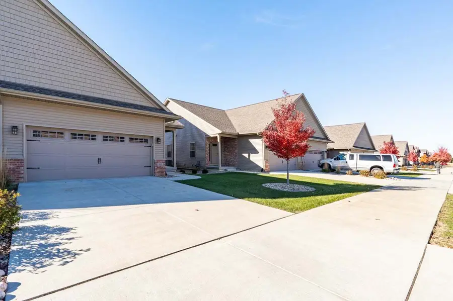 1809 Glenbridge Road, Bloomington, IL 61704 - Image #2