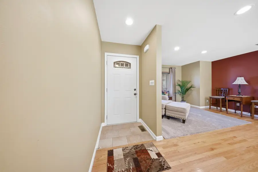 101 Clearmont Drive, Elk Grove Village, IL 60007 - Image #3