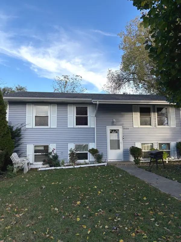 2123 Wallace Avenue, North Chicago, IL 60064