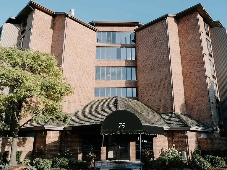 75 Kristin Circle #126, Schaumburg, IL 60195 - Image #1