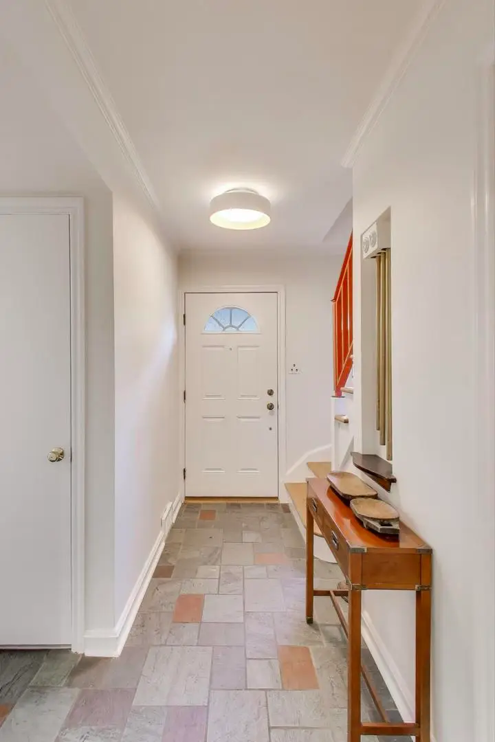 4665 W Peterson Avenue, Chicago, IL 60646 - Image #3