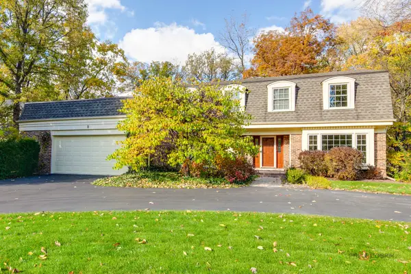 8 Royal Court, Lincolnshire, IL 60069