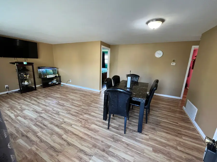 510 Tyler Drive, Carpentersville, IL 60110 - Image #3