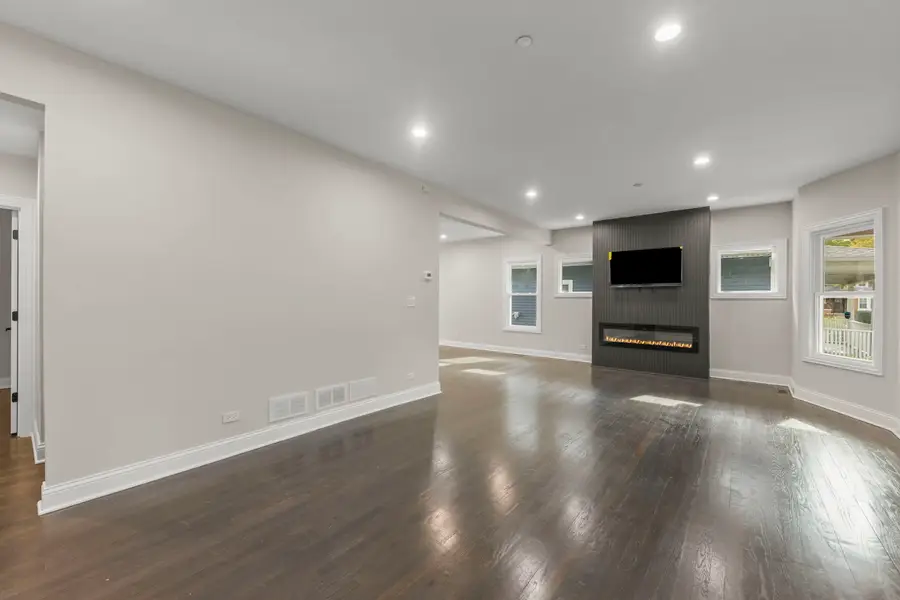 710 N Taylor Avenue, Oak Park, IL 60302 - Image #3