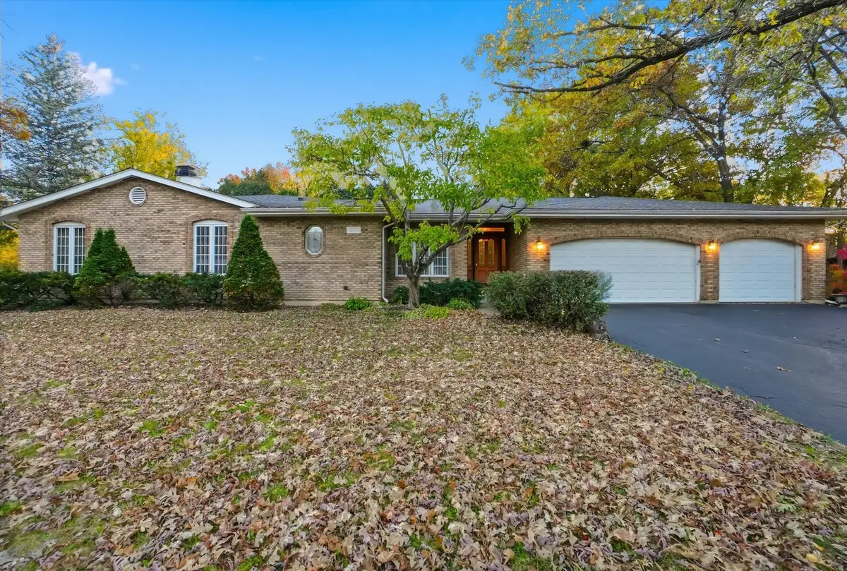 821 Killarney Pass Circle, Mundelein, IL 60060 - Image #1