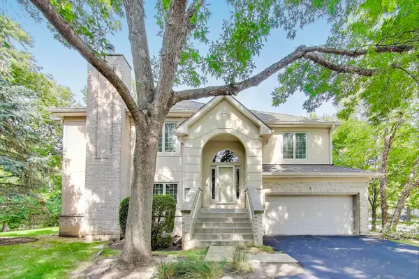 11 Beaconsfield Court, Lincolnshire, IL 60069