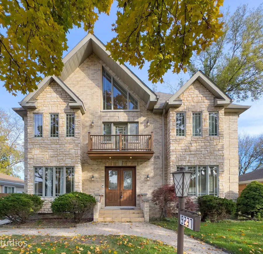9237 Mason Avenue, Morton Grove, IL 60053 - Image #2