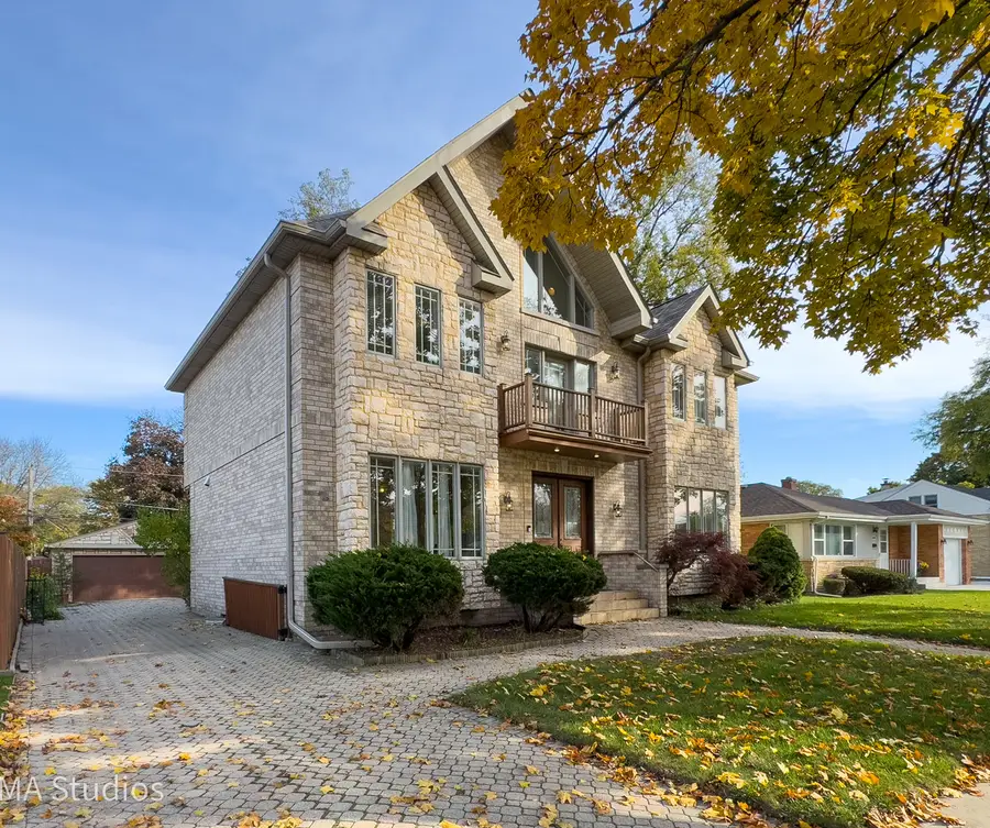 9237 Mason Avenue, Morton Grove, IL 60053 - Image #3