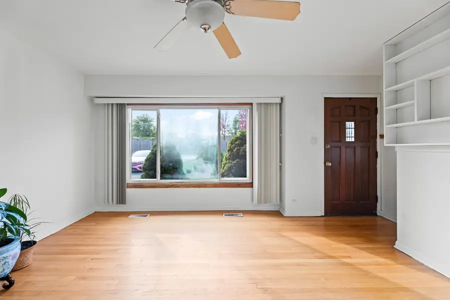 8245 S 83rd Avenue, Justice, IL 60458 - Image #3