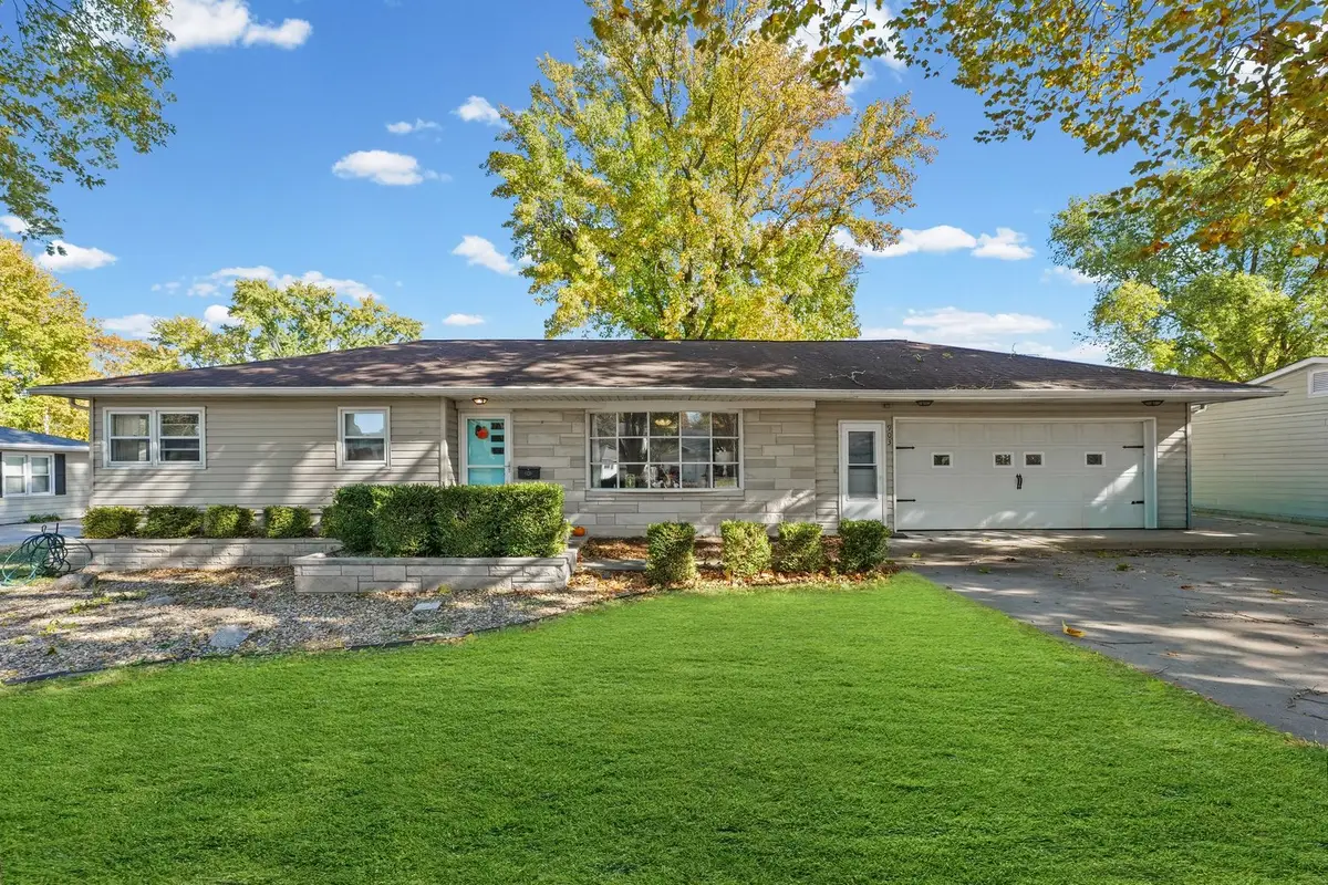 903 S Longview Road, Monticello, IL 61856 - Image #1