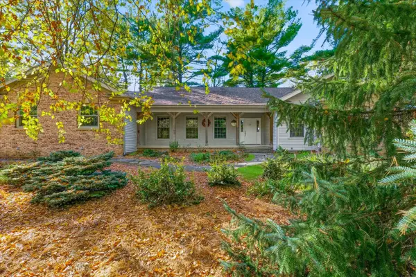 52 Glenn Drive, White Heath, IL 61884