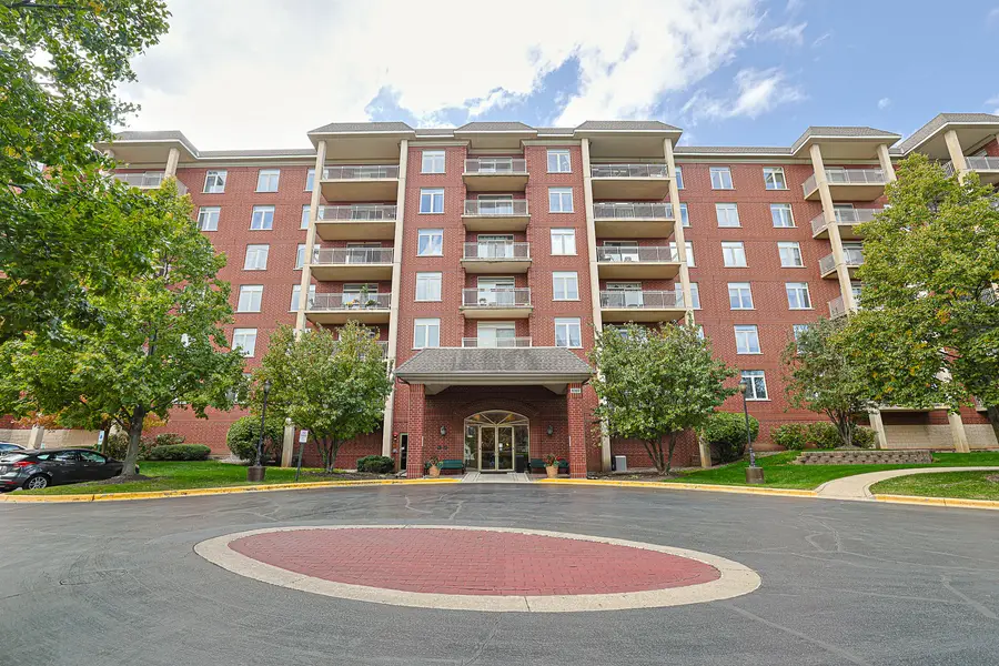 8300 Callie Avenue #311, Morton Grove, IL 60053 - Image #2