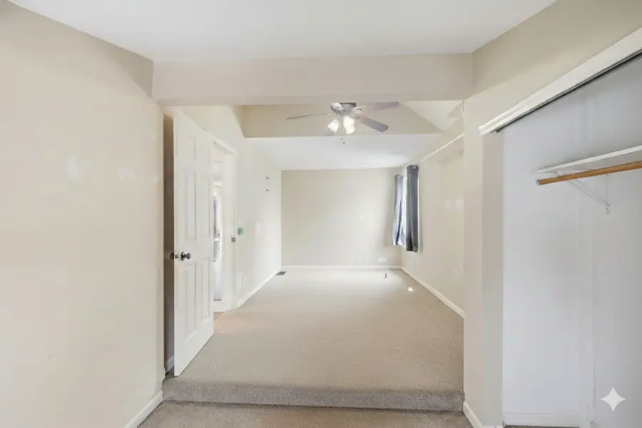 860 Parkway Avenue, Elgin, IL 60120 - #3