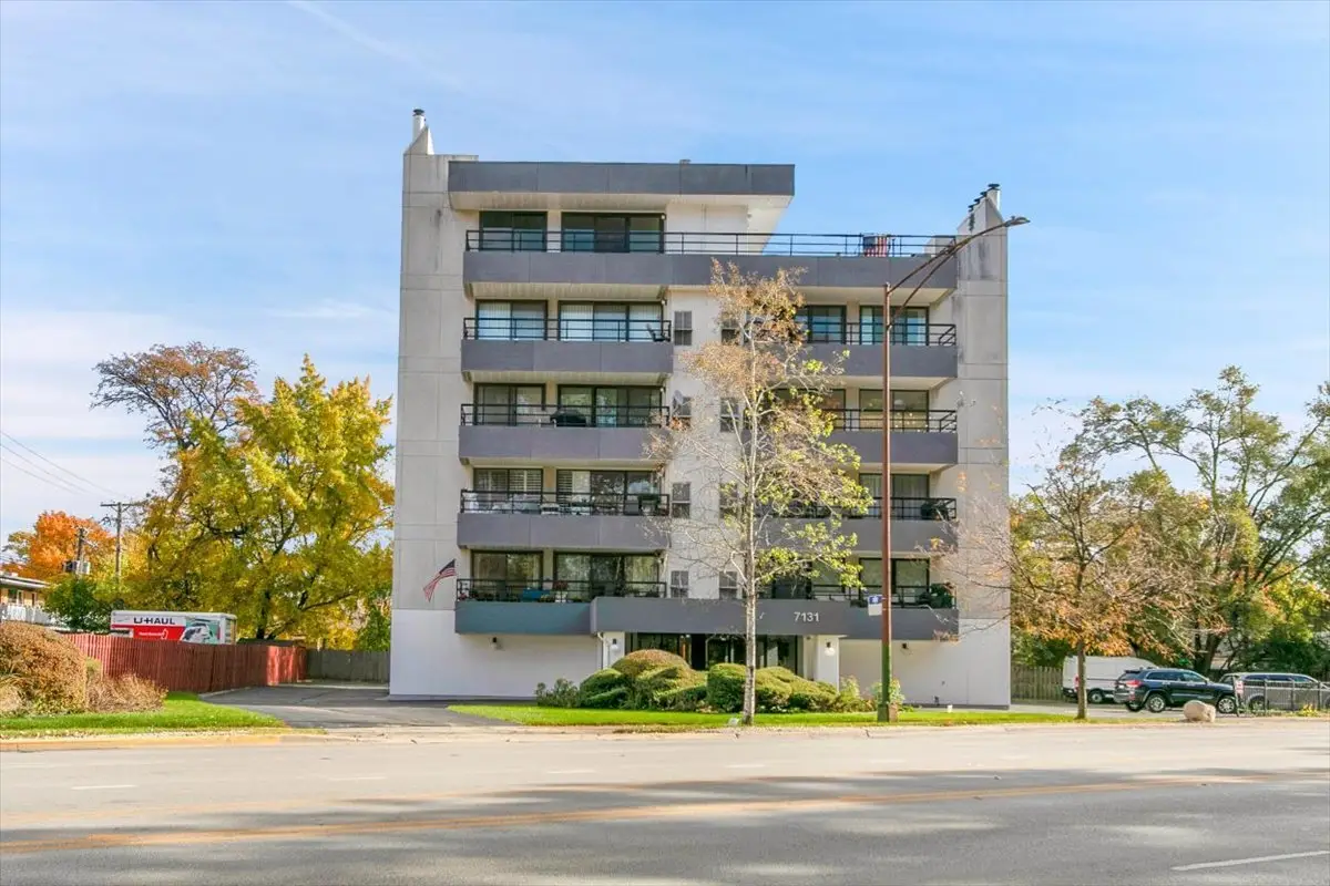 Address Withheld By Seller, Chicago, IL 60646 - Image #1