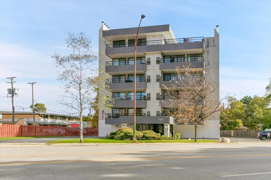 Address Withheld By Seller, Chicago, IL 60646 - Image #2