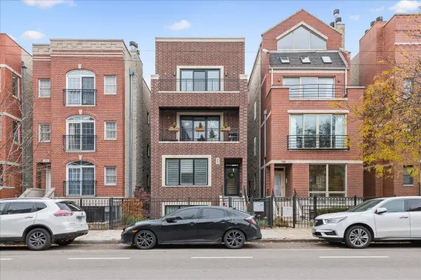 1922 W Belmont Avenue #3, Chicago, IL 60657