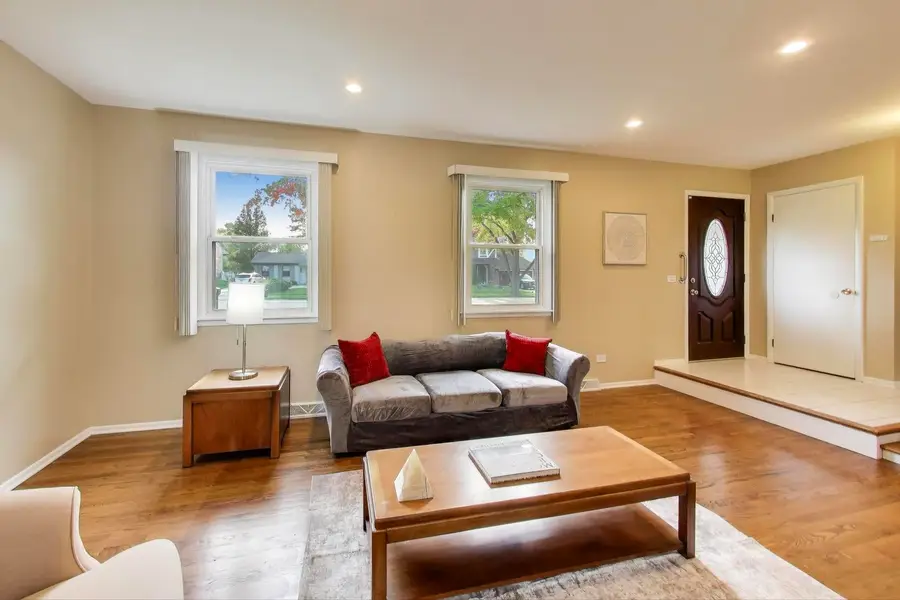 314 Anthony Road, Buffalo Grove, IL 60089 - Image #3