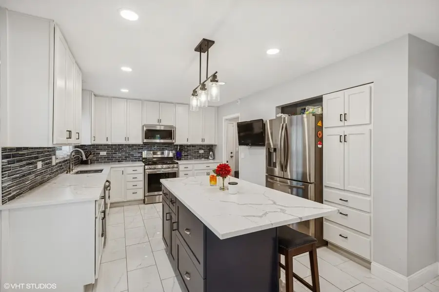 10039 Lacrosse Avenue, Skokie, IL 60077 - Image #2