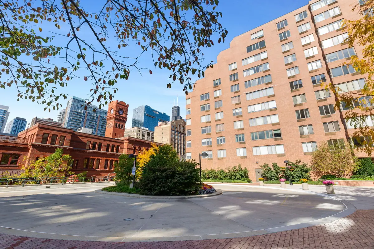 801 S Plymouth Court #602, Chicago, IL 60605 - Image #1