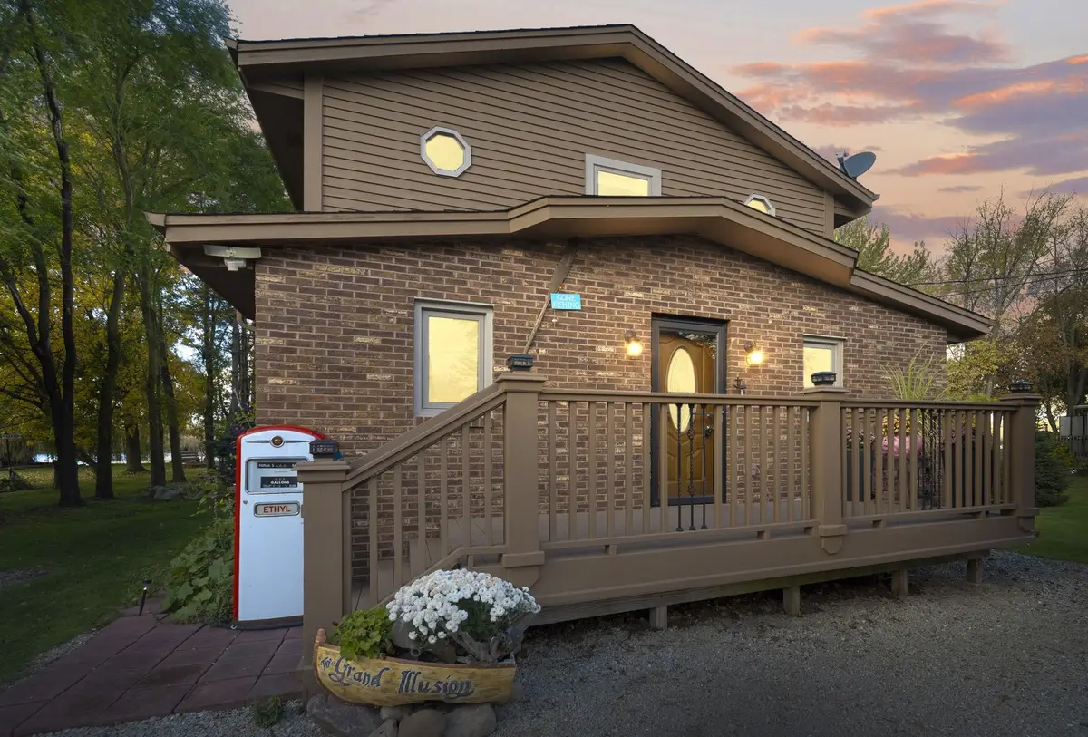 8508 Fox River Road, Waterford, WI 53185 - Image #1