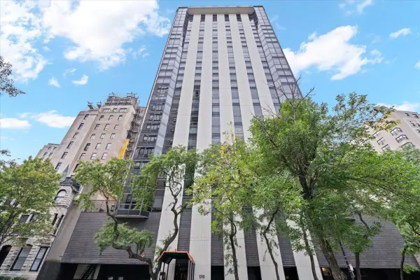 Address Withheld By Seller, Chicago, IL 60610