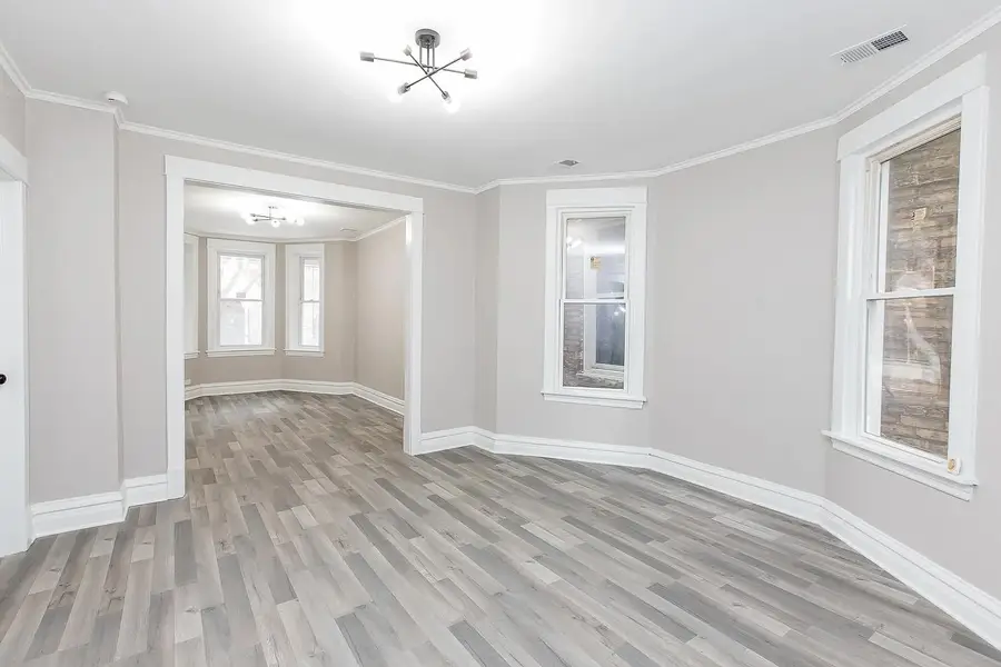 2934 N Sawyer Avenue, Chicago, IL 60618 - Image #2