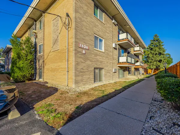 7434 W 111th Street #812, Worth, IL 60482