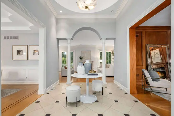 11361 W Plainfield Road, Indian Head Park, IL 60525 - Image #3