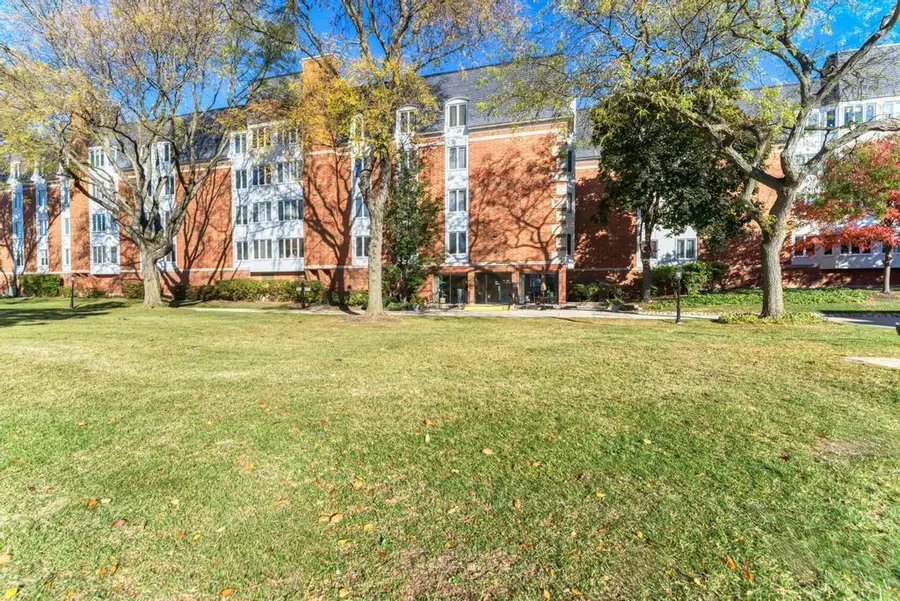 100 Lake Boulevard #603, Buffalo Grove, IL 60089 - Image #2