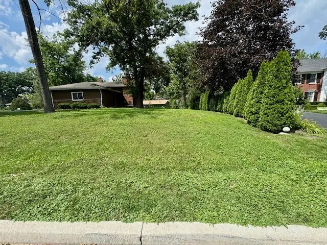 37 E Cambridge Drive, Oak Brook, IL 60523 - Image #1