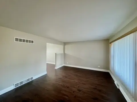 16535 S Elm Court, South Holland, IL 60473 - Image #3