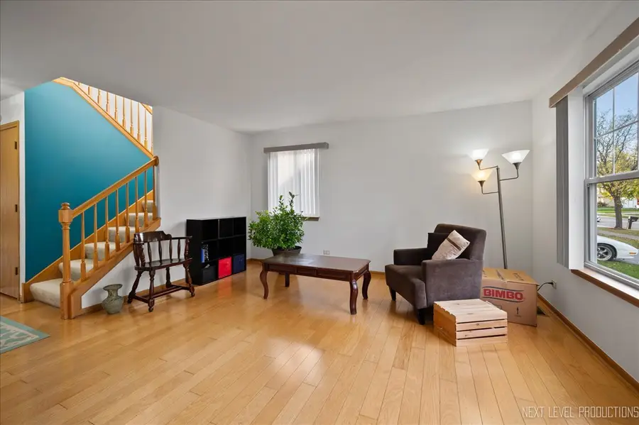 1296 Yellowpine Drive, Aurora, IL 60506 - Image #3