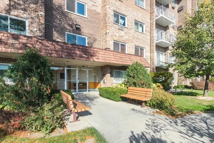 10373 Dearlove Road #4E, Glenview, IL 60025 - Image #2