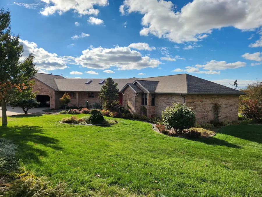 16360 Spring Valley Road, Morrison, IL 61270 - Image #2
