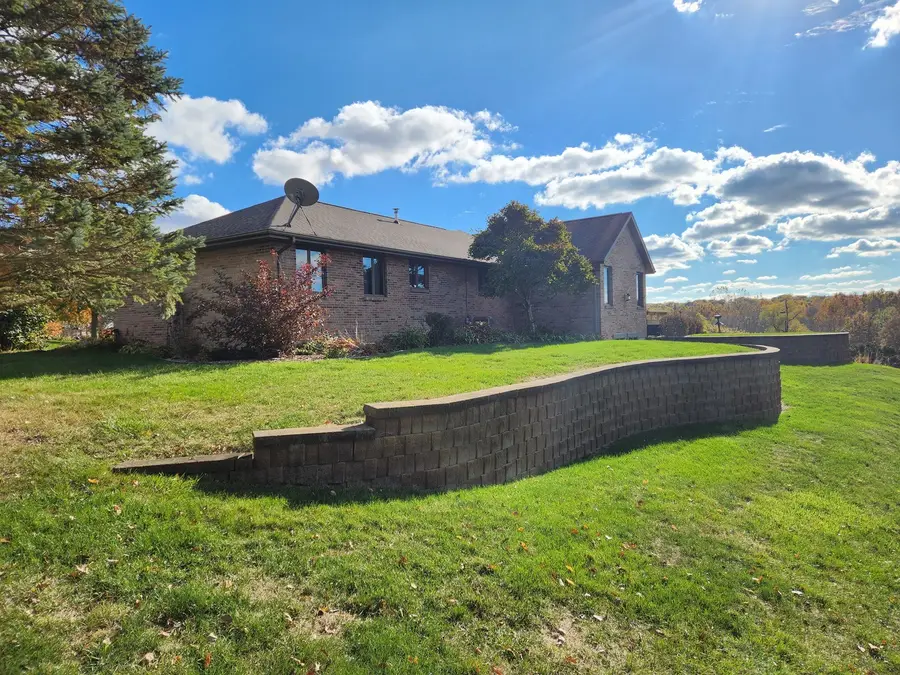 16360 Spring Valley Road, Morrison, IL 61270 - Image #3