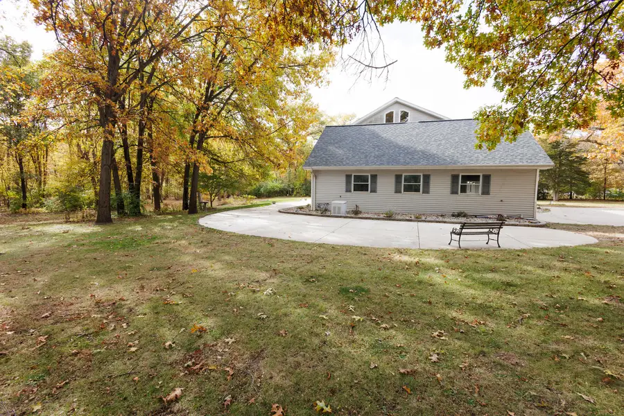 5034 E Boy Scout Road, Saint Anne, IL 60964 - Image #3