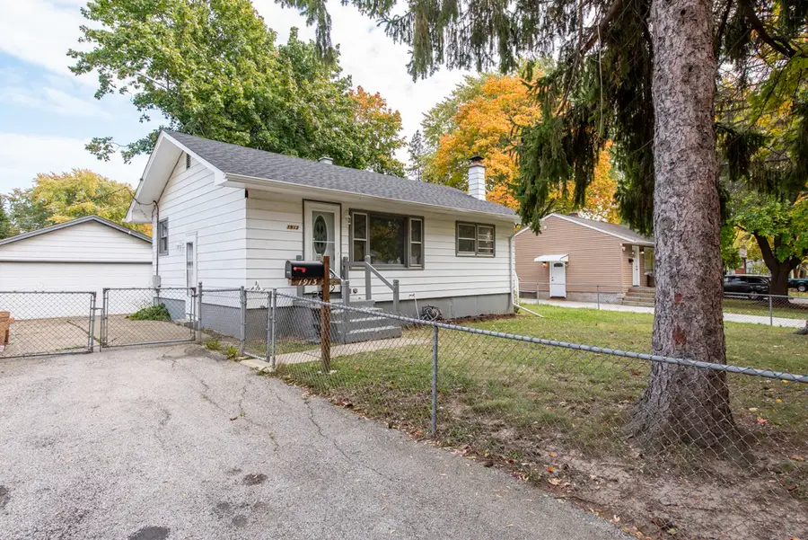 1913 Chippewa Road, Waukegan, IL 60087 - Image #2